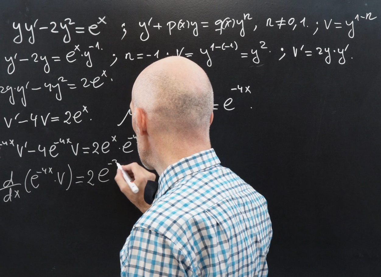 50 ecuaciones diferenciales desde cero - Matemáticas con Juan